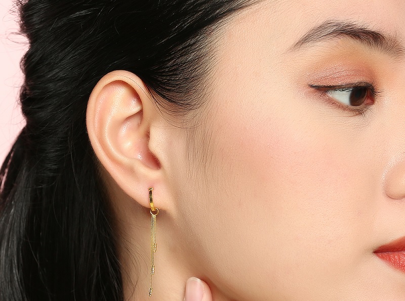 Bông tai tua rua cá tính